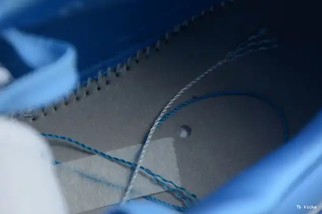 Rep TBK UNC Low Air (W) 1 AO9944-441 Jordan 0607